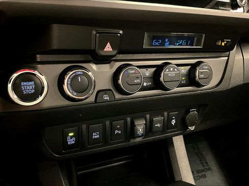 Used 2023 Toyota Tacoma TRD Off-Road w/ Technology Package AWD/4WD image 60