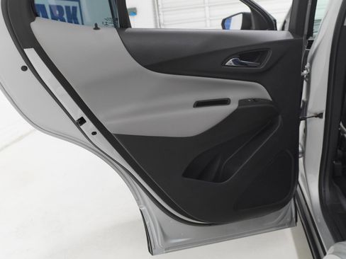 Used 2022 Chevrolet Equinox LS FWD image 24