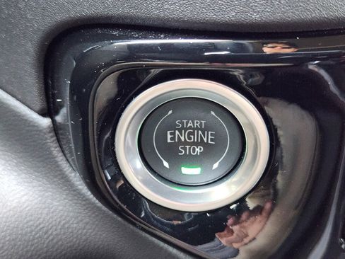Used 2024 GMC Sierra 1500 SLT RWD image 18