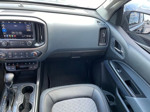Used 2022 Chevrolet Colorado Z71 w/ Safety Package image 6