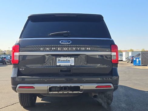 Used 2022 Ford Expedition XLT AWD/4WD image 6