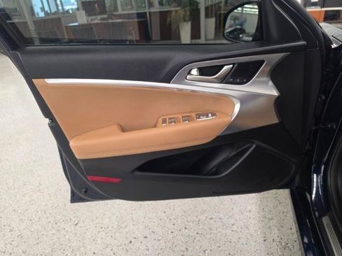 Used 2022 Genesis G70 3.3T AWD/4WD image 34