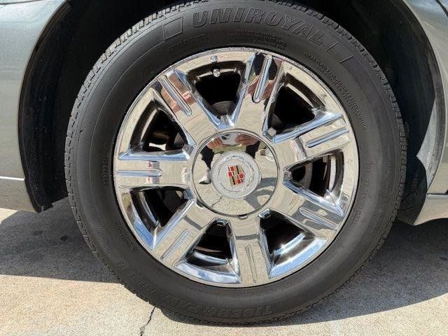 Used 2007 Cadillac DTS Luxury I w/ Trunk Convenience Package FWD image 7
