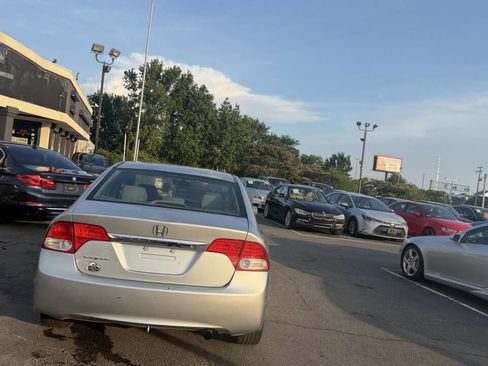 Used 2010 Honda Civic LX image 10
