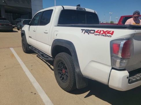 Used 2023 Toyota Tacoma TRD Off-Road w/ TRD Premium Off Road Package image 4