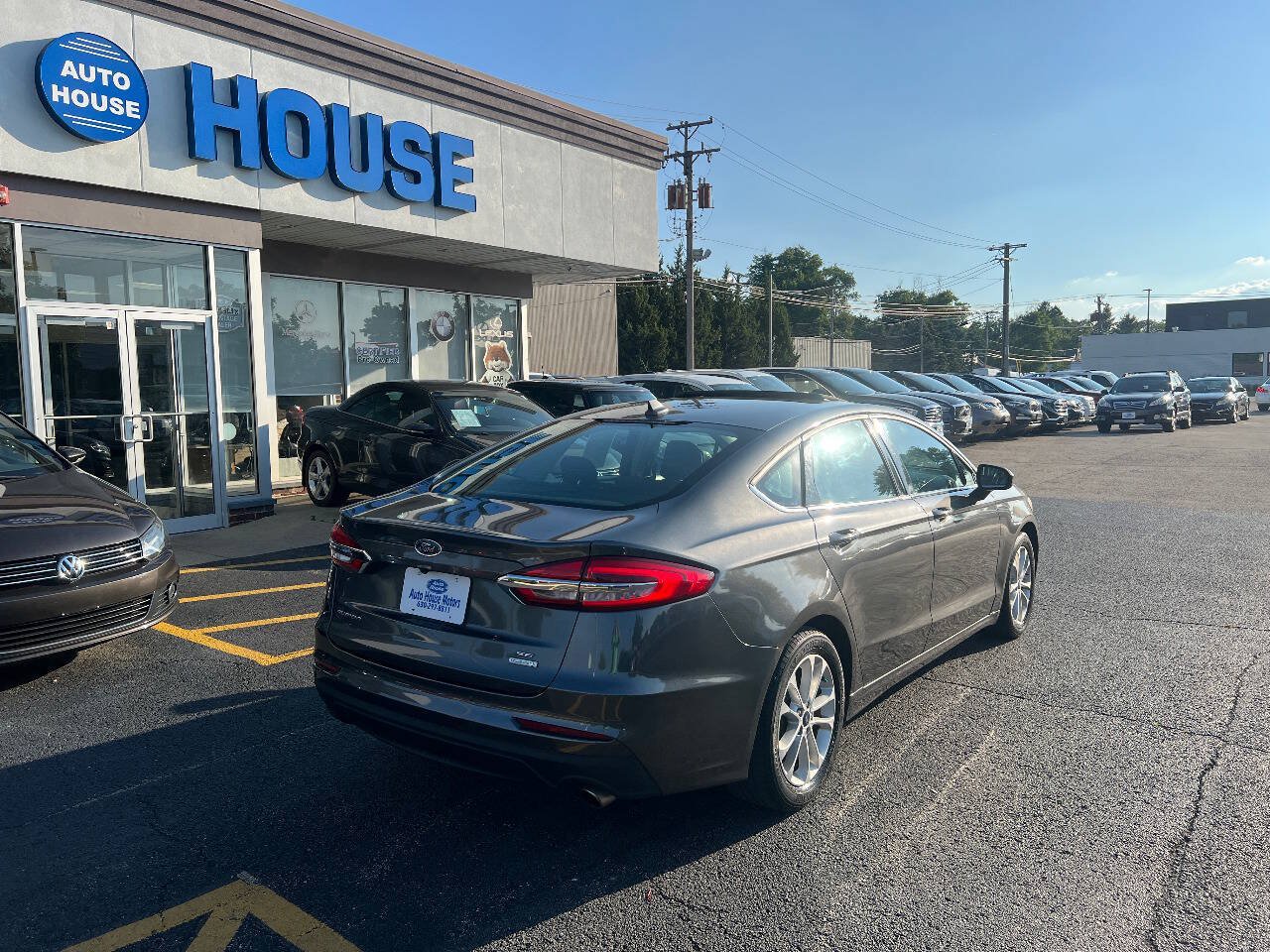 Used 2020 Ford Fusion SE FWD image 10