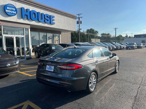 Used 2020 Ford Fusion SE FWD image 10