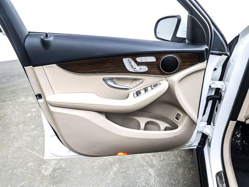 Certified 2022 Mercedes-Benz GLC 300 image 22