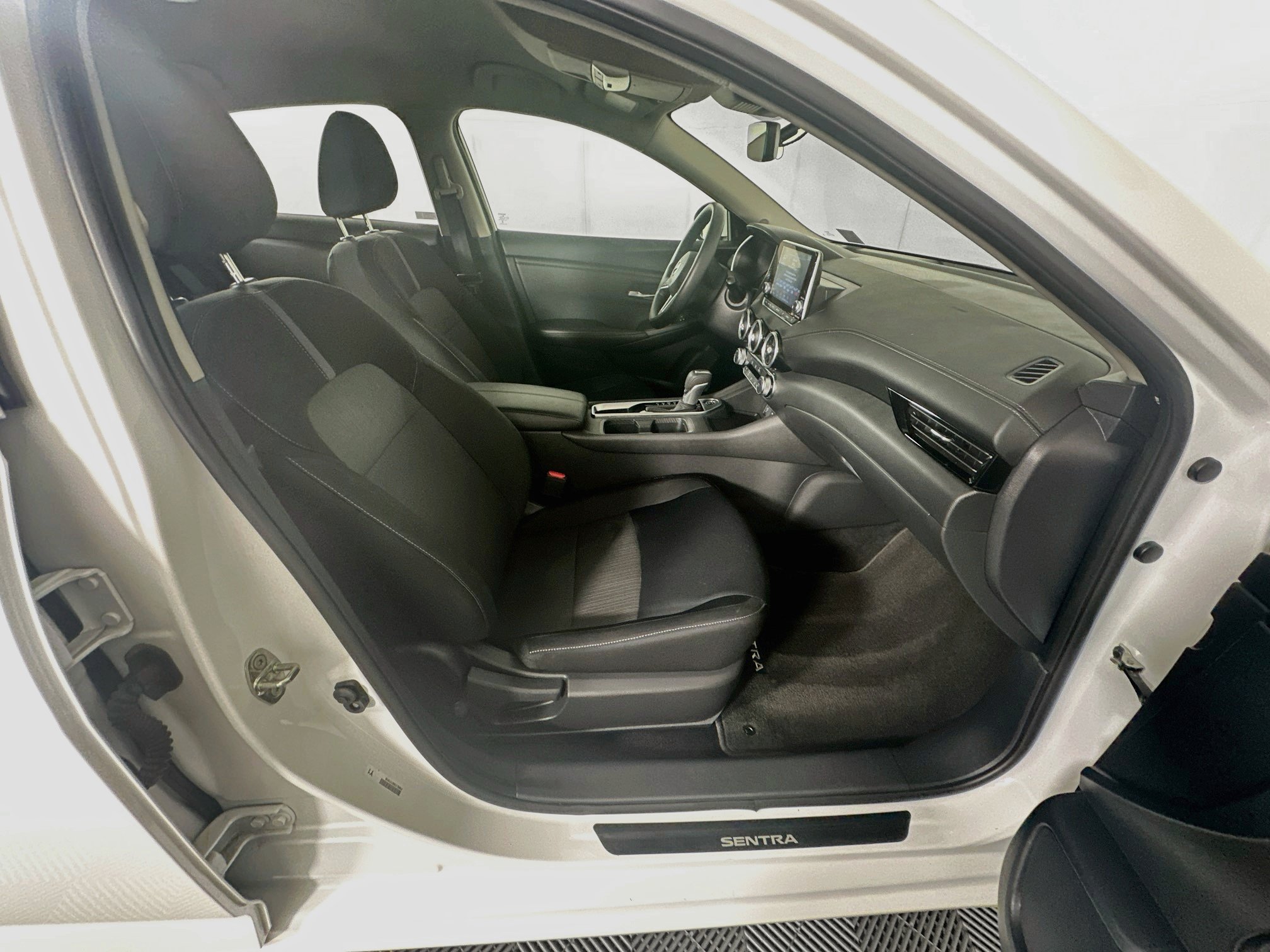Used 2025 Nissan Sentra SV FWD image 29