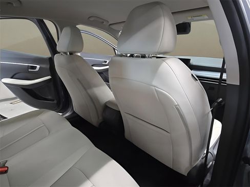 Certified 2025 Hyundai Sonata SEL image 17