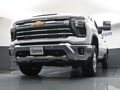 Used 2024 Chevrolet Silverado 3500 LTZ w/ LTZ Plus Package AWD/4WD image 6