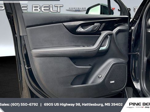 Used 2025 Chevrolet Blazer Premier w/ Enhanced Convenience Package image 17