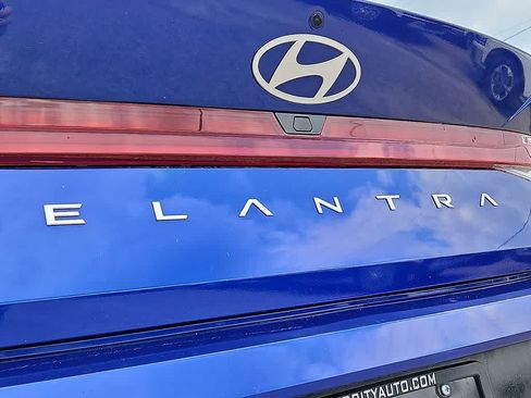Used 2024 Hyundai Elantra Limited FWD image 33