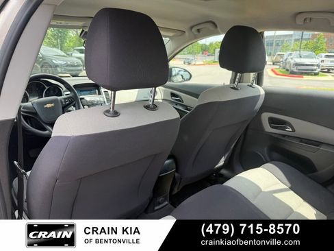 Used 2013 Chevrolet Cruze LS FWD image 23