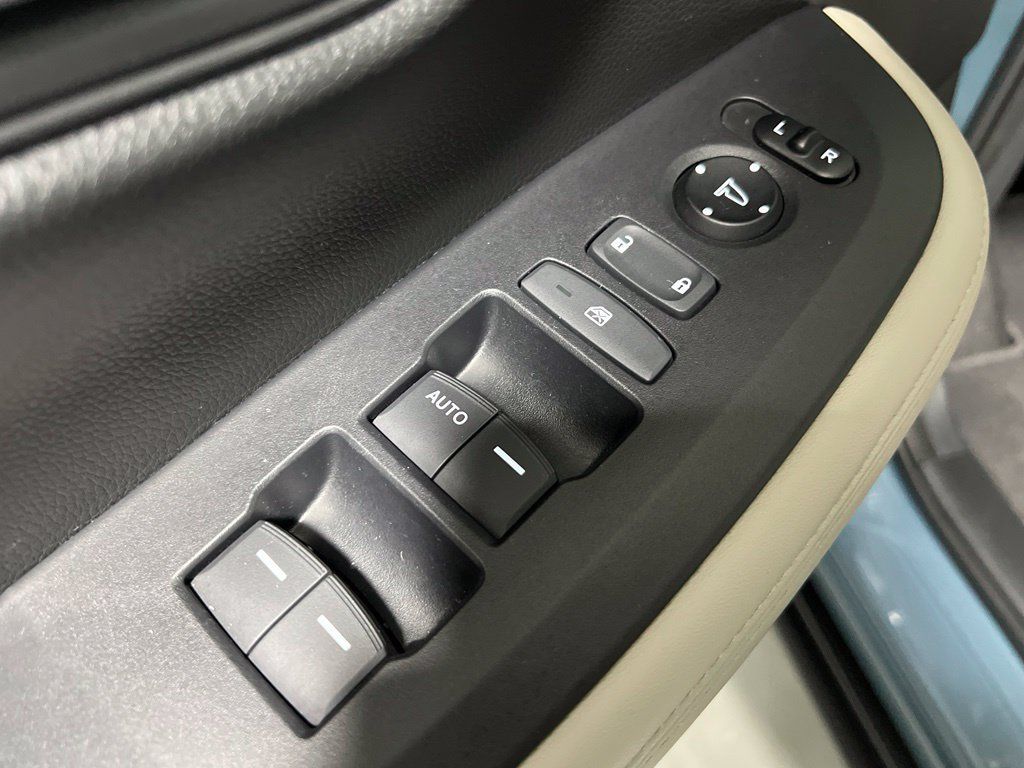 Used 2025 Honda HR-V LX image 36