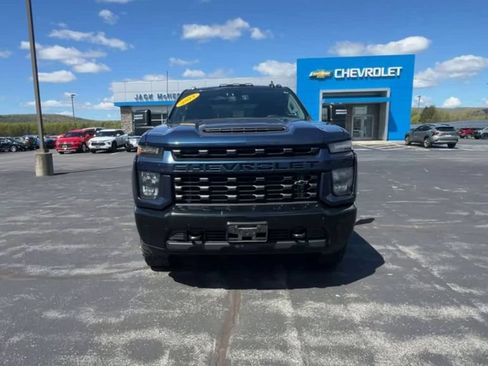 Used 2021 Chevrolet Silverado 2500 Custom w/ Custom Value Package AWD/4WD image 3