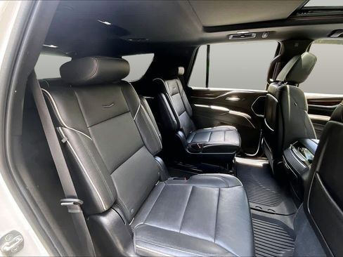 Used 2021 Cadillac Escalade Premium Luxury RWD image 21