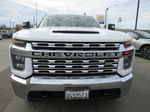 Used 2023 Chevrolet Silverado 2500 LT image 3