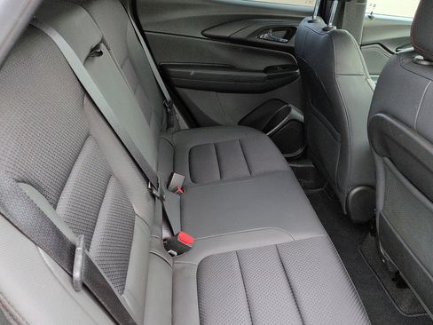 Used 2023 Chevrolet TrailBlazer RS w/ Technology Package image 8