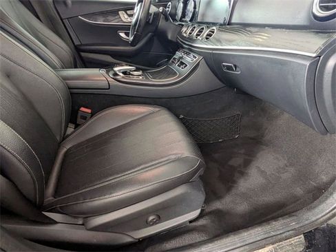 Used 2018 Mercedes-Benz E 300 image 34