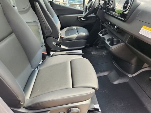 New 2025 Mercedes-Benz Sprinter 2500 image 11