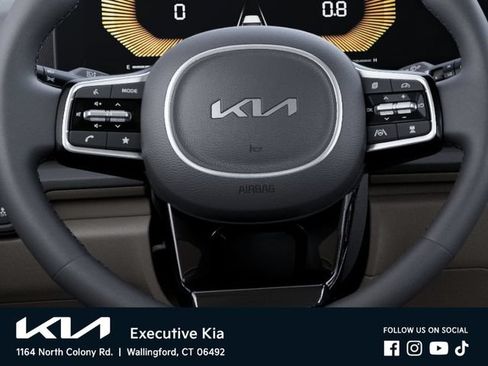 New 2026 Kia Carnival EX FWD image 22