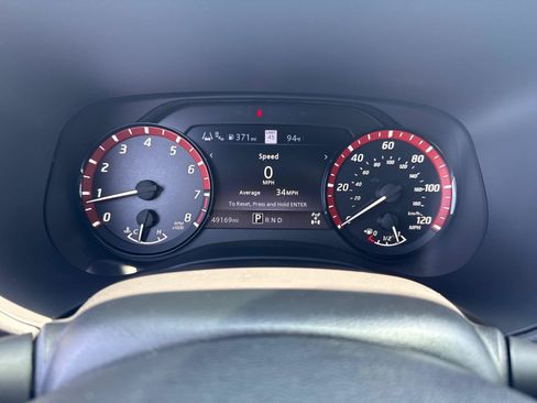 Used 2022 Nissan Frontier PRO-4X w/ Technology Package AWD/4WD image 14