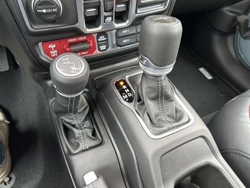 New 2026 Jeep Gladiator Sport AWD/4WD image 31
