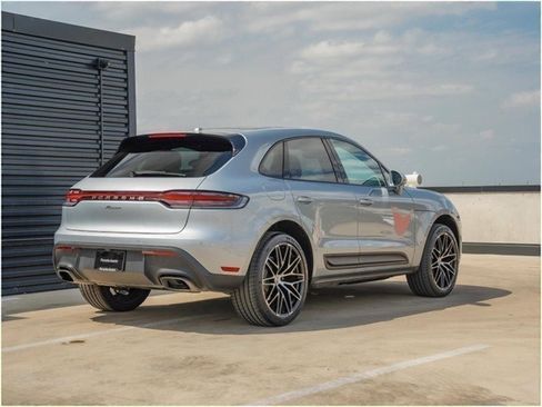 Certified 2025 Porsche Macan image 7