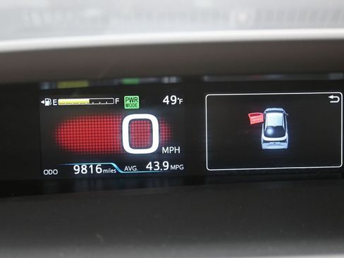 Used 2019 Toyota Prius LE image 21