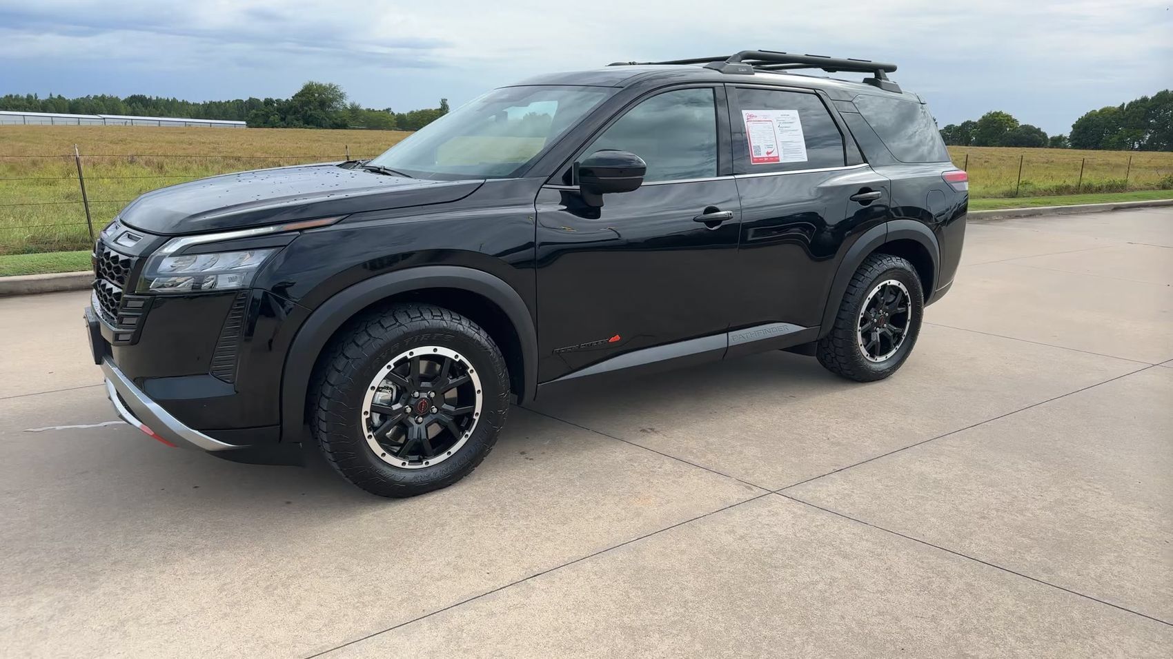 Used 2026 Nissan Pathfinder Rock Creek AWD/4WD image 5
