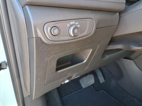 Used 2025 Chevrolet TrailBlazer LT AWD/4WD image 20