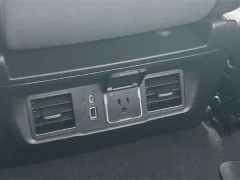 Used 2025 GMC Sierra 1500 Elevation image 15