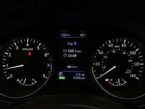 Used 2018 Nissan Rogue SV AWD/4WD image 13