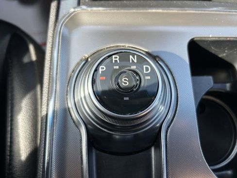 Used 2022 Ford Edge Titanium image 25