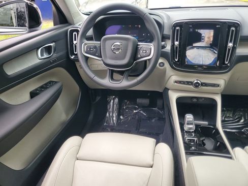 Certified 2024 Volvo XC40 B5 Plus w/ Climate Package AWD/4WD image 16