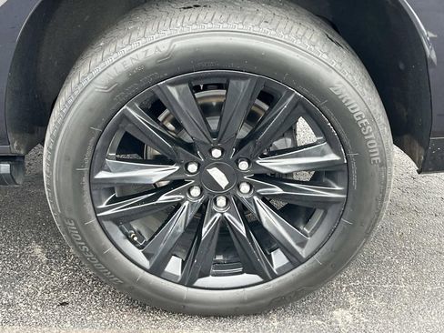 Certified 2022 Cadillac Escalade ESV Sport w/ Touring Package image 11