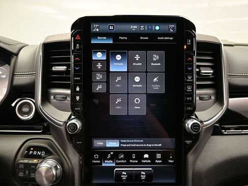 New 2026 RAM 1500 Laramie AWD/4WD image 32