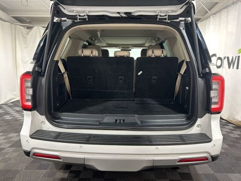 Used 2023 Ford Expedition Limited image 18