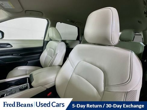 Certified 2024 Nissan Pathfinder SL w/ Black Appearance Package image 23