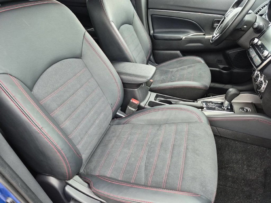 Used 2026 Mitsubishi Outlander Sport SE AWD/4WD image 30