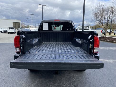 Used 2021 Toyota Tacoma SR w/ SR Convenience Package image 12