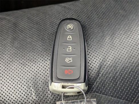 Used 2015 Lincoln Navigator 4WD image 33