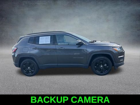 Certified 2019 Jeep Compass Latitude FWD image 4