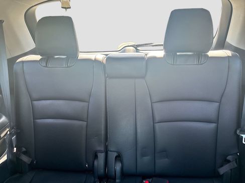 Used 2019 Honda Pilot Elite image 16