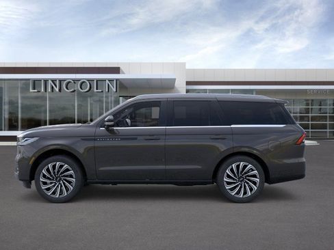 New 2025 Lincoln Navigator Black Label AWD/4WD image 3
