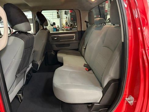 Used 2019 RAM 1500 Classic SLT AWD/4WD image 34