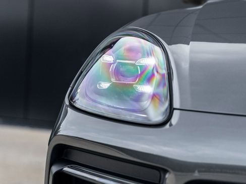 Used 2023 Porsche Cayenne image 17