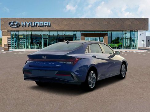 New 2026 Hyundai Elantra Limited FWD image 7