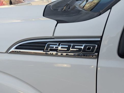 Used 2015 Ford F350 XLT w/ Snow Plow Prep Package image 15